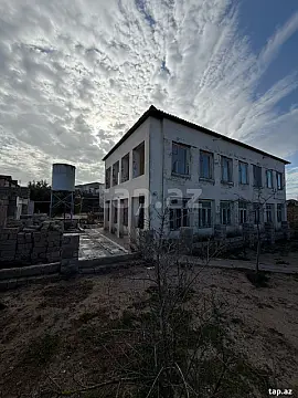 Satılır 5 otaqlı həyət evi