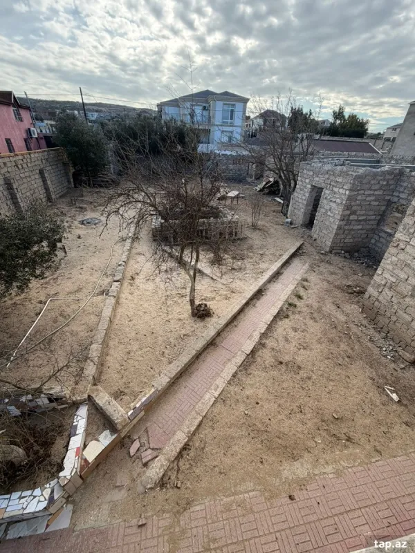 Satılır 5 otaqlı həyət evi