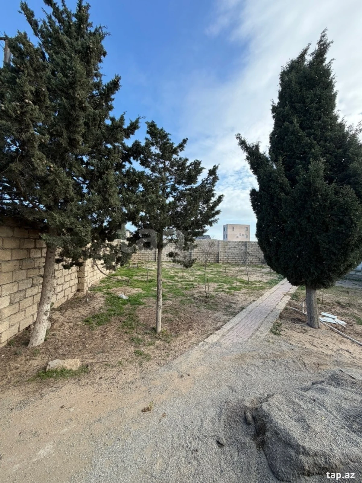 Satılır 5 otaqlı həyət evi