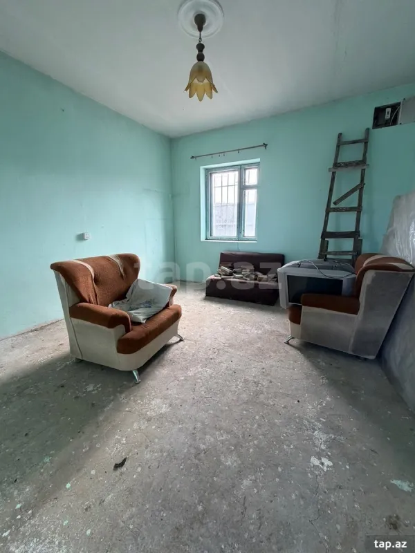 Satılır 5 otaqlı həyət evi