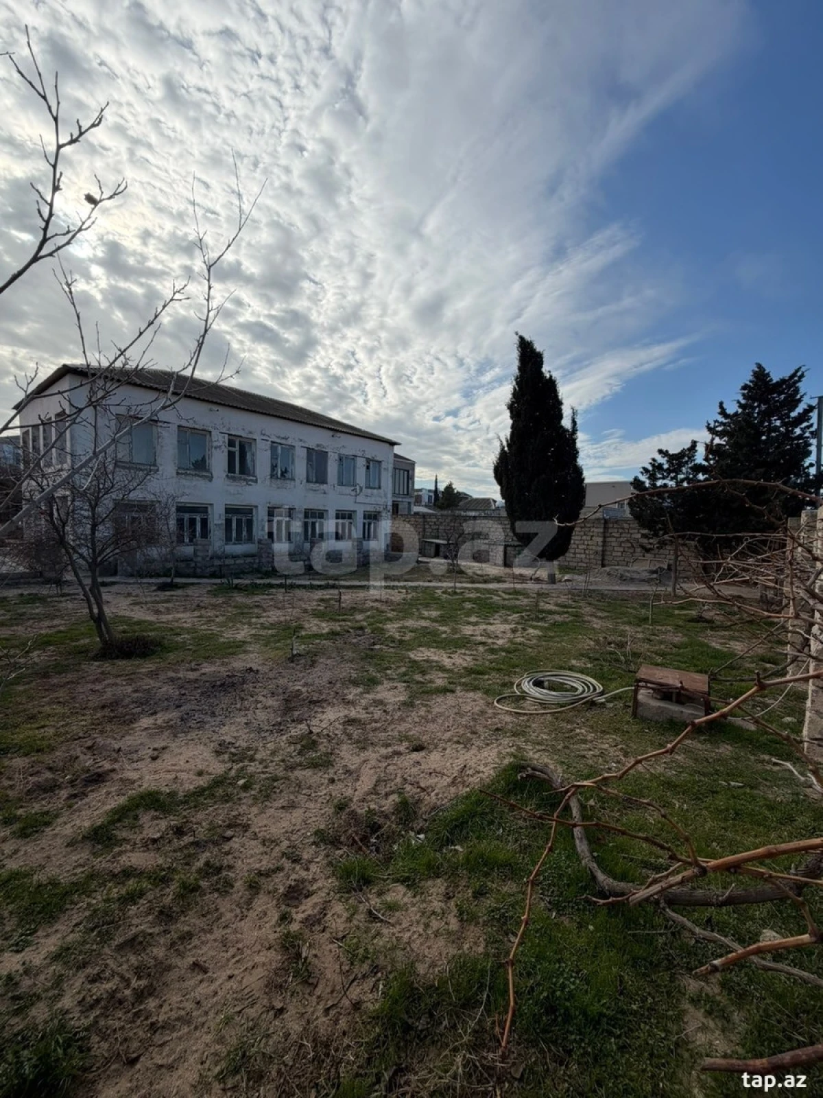 Satılır 5 otaqlı həyət evi