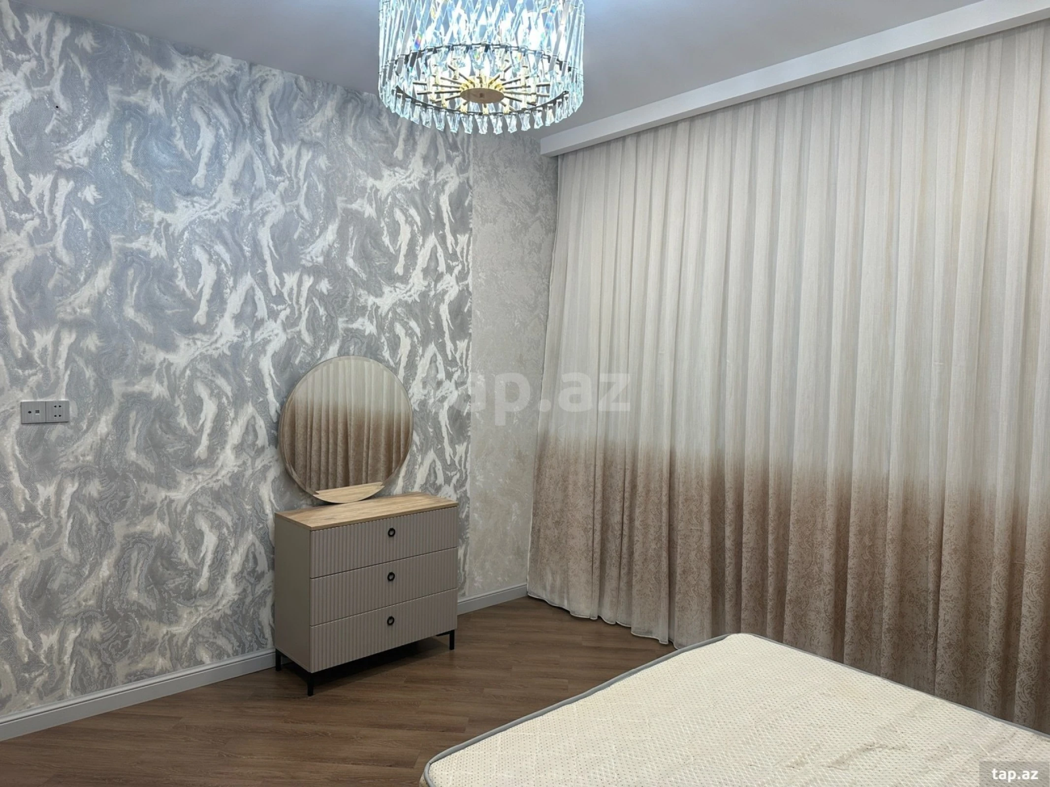 Kirayə verilir 3 otaqlı yeni tikili 110 m²