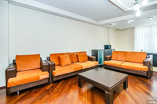 Kirayə verilir 3 otaqlı yeni tikili 130 m²