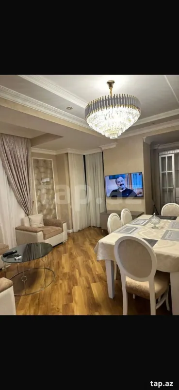 Kirayə verilir 3 otaqlı yeni tikili 120 m²