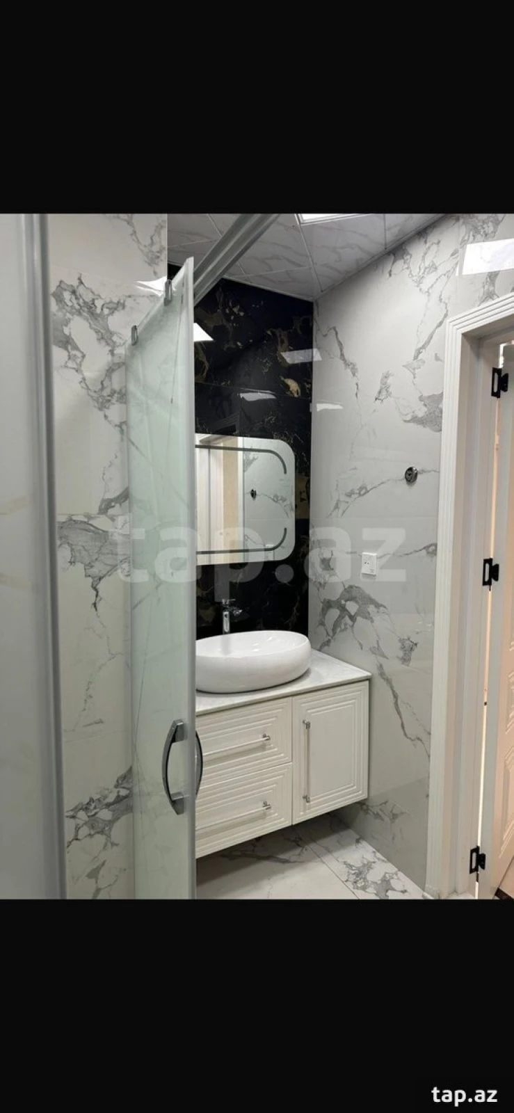 Kirayə verilir 3 otaqlı yeni tikili 120 m²