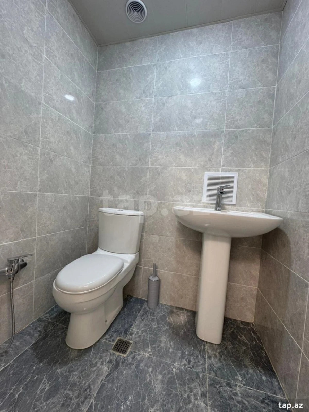 Kirayə verilir 3 otaqlı yeni tikili 80 m²