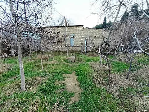 Satılır 3 otaqlı həyət evi