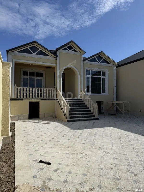 Satılır 4 otaqlı həyət evi