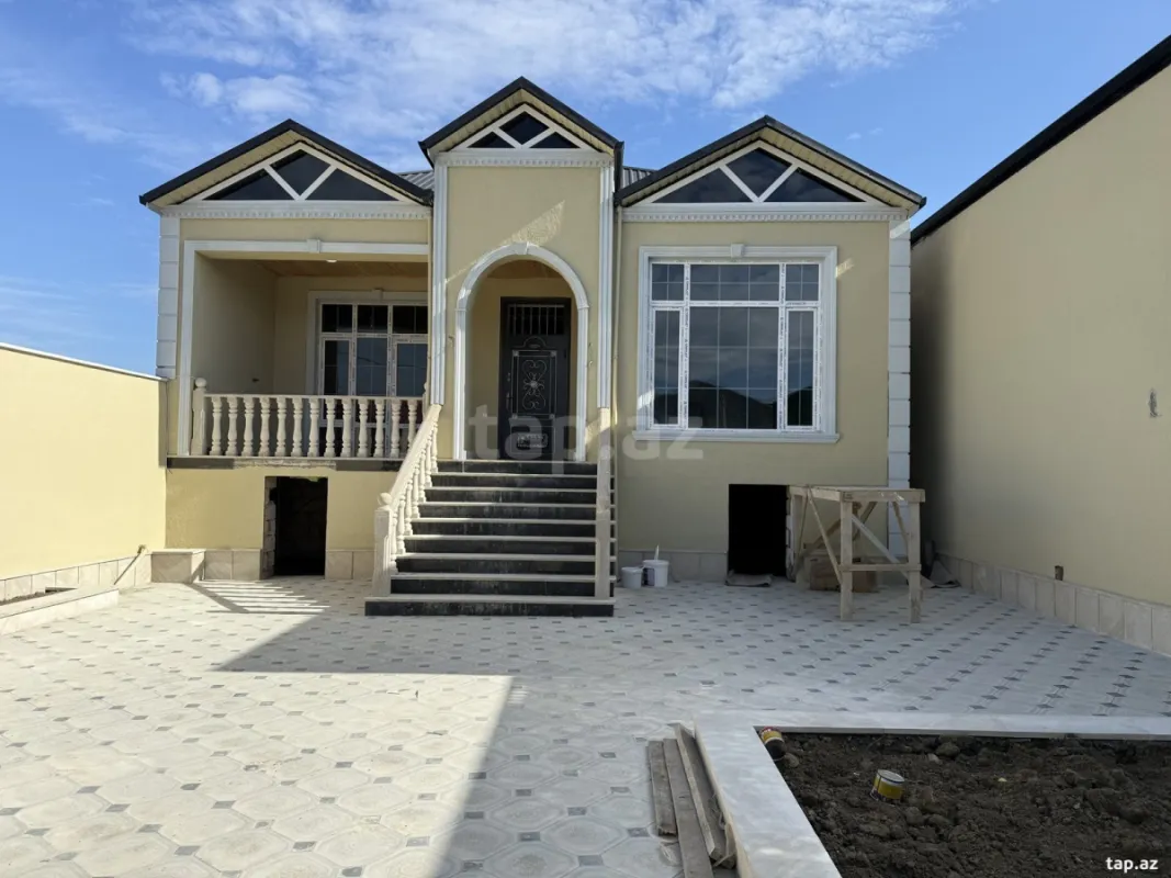 Satılır 4 otaqlı həyət evi