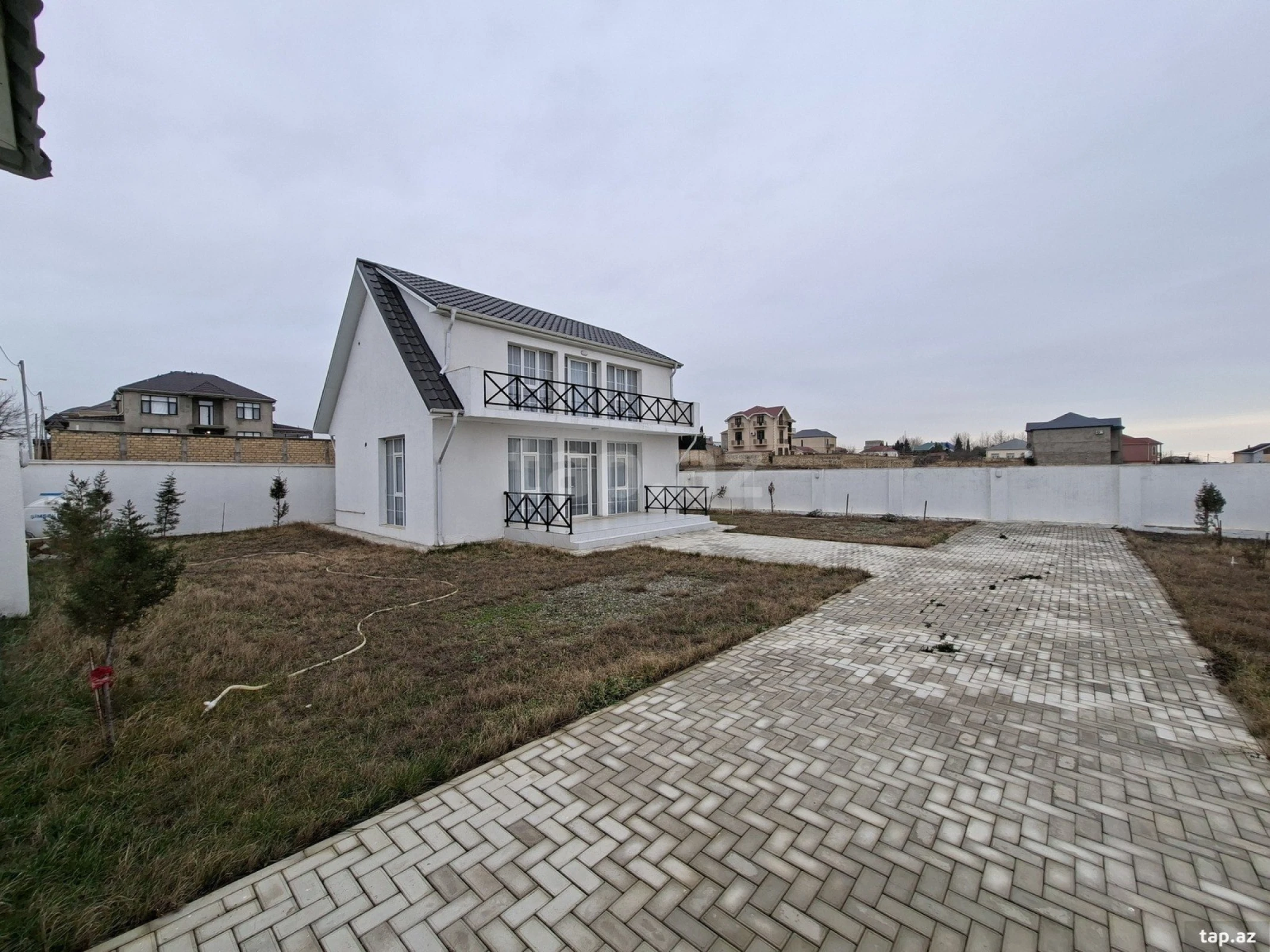 Satılır 3 otaqlı həyət evi