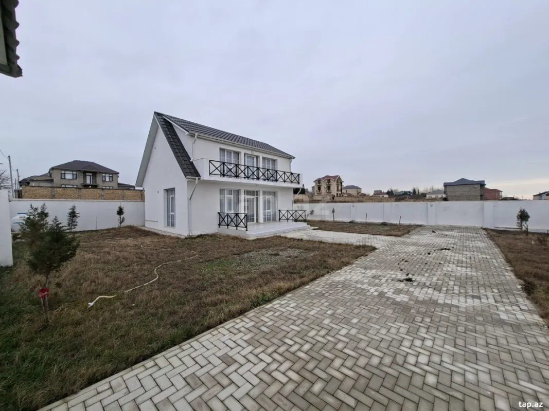 Satılır 3 otaqlı həyət evi