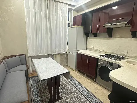 Kirayə verilir 2 otaqlı yeni tikili 90 m²
