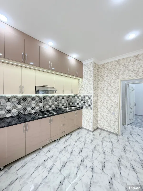 Satılır 3 otaqlı yeni tikili 82 m²