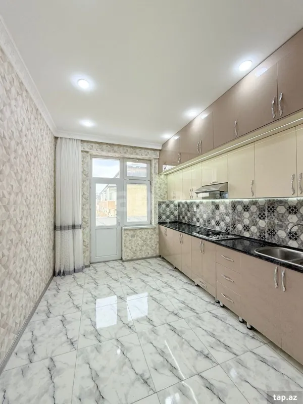 Satılır 3 otaqlı yeni tikili 82 m²
