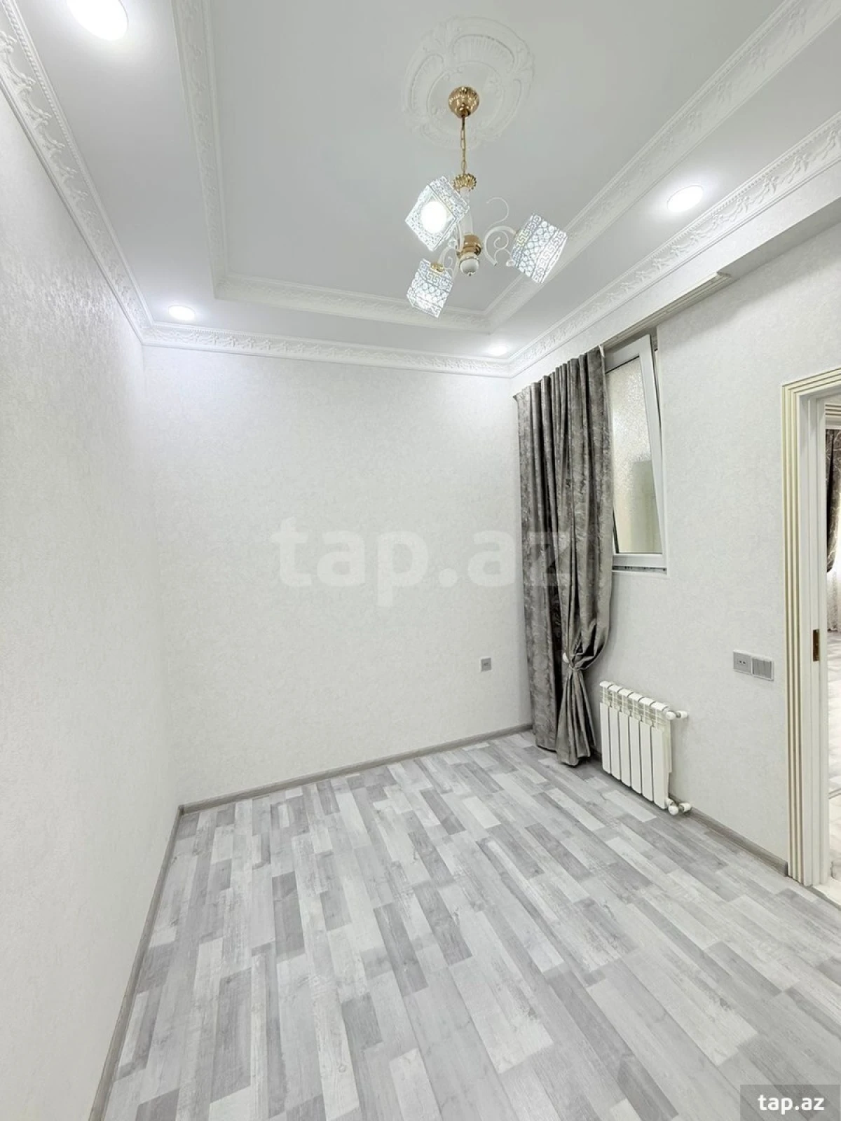 Satılır 3 otaqlı yeni tikili 82 m²