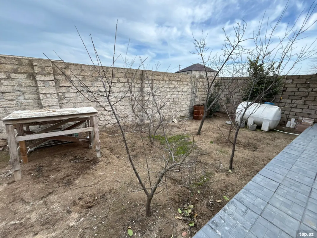 Satılır 3 otaqlı həyət evi