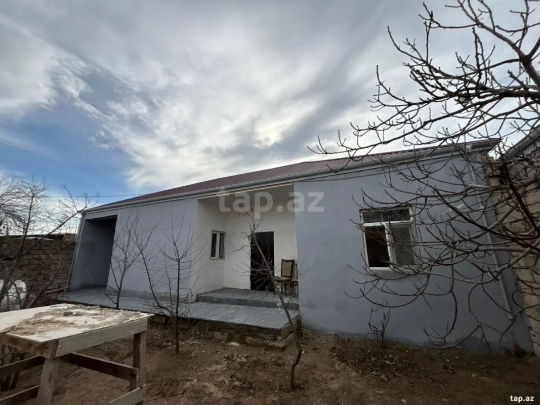 Satılır 3 otaqlı həyət evi