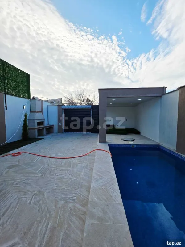 Satılır 4 otaqlı həyət evi