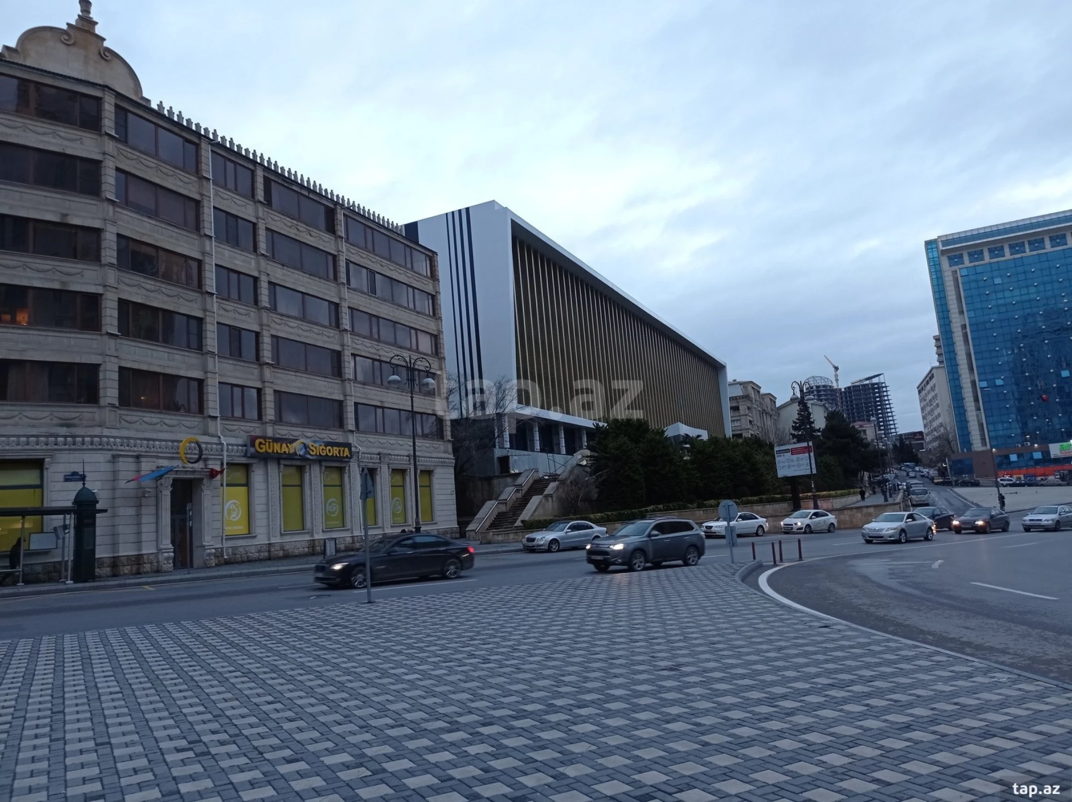 Kirayə verilir 2 otaqlı mənzil 60 m²