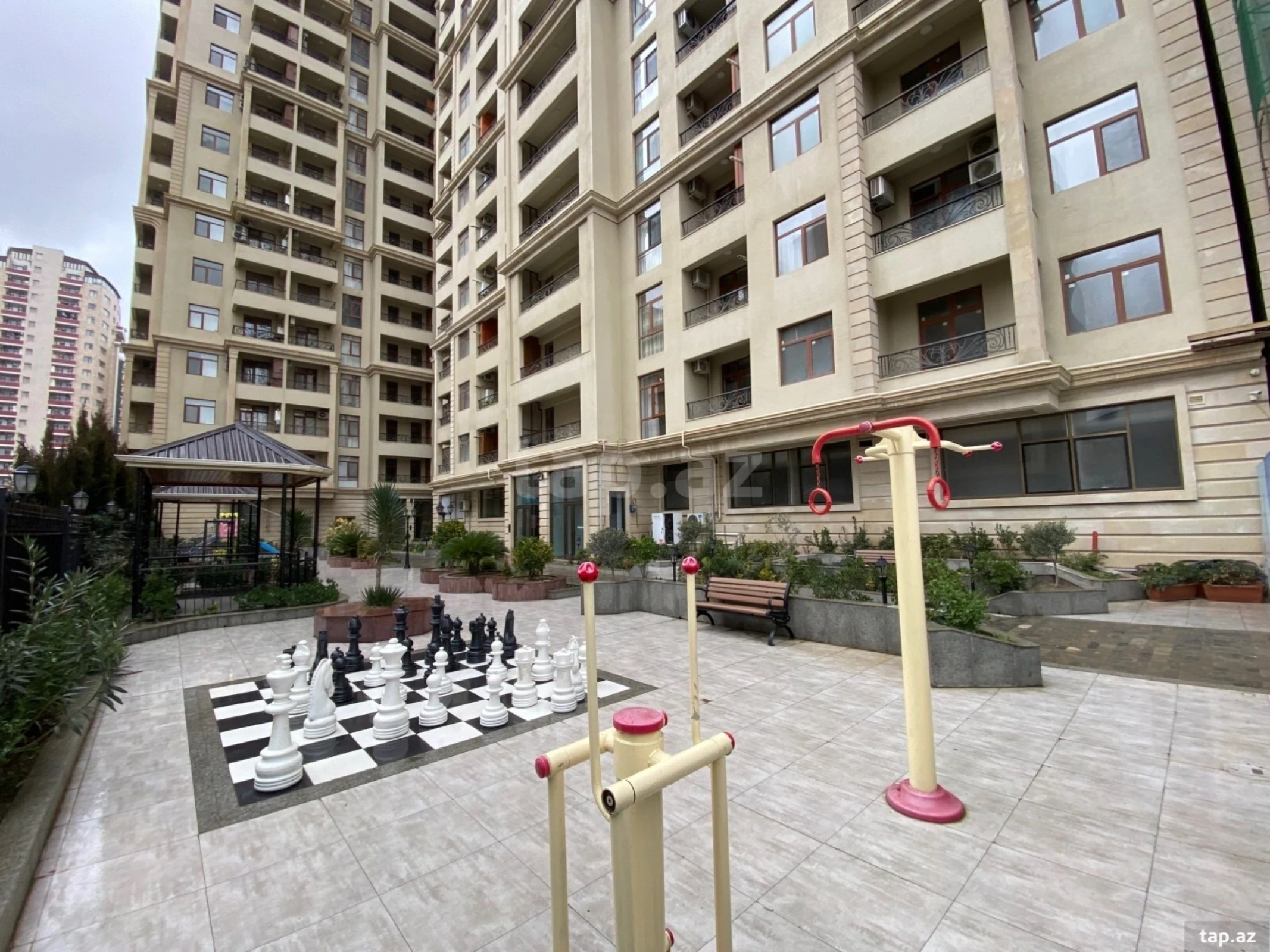 Kirayə verilir 3 otaqlı yeni tikili 84 m²