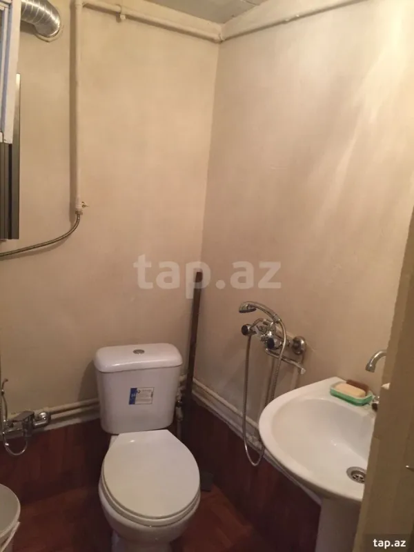 Kirayə verilir 1 otaqlı həyət evi