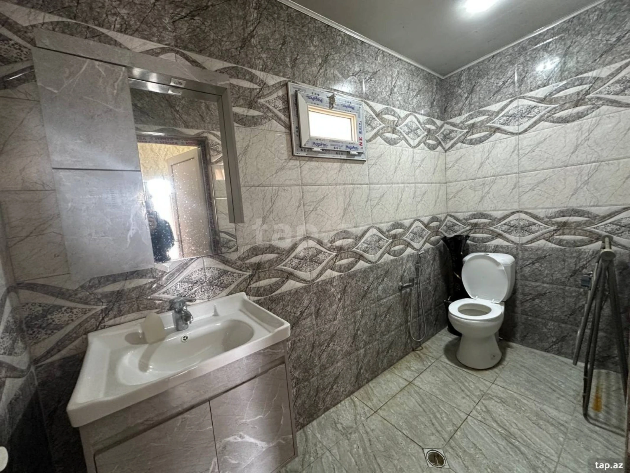 Satılır 4 otaqlı həyət evi