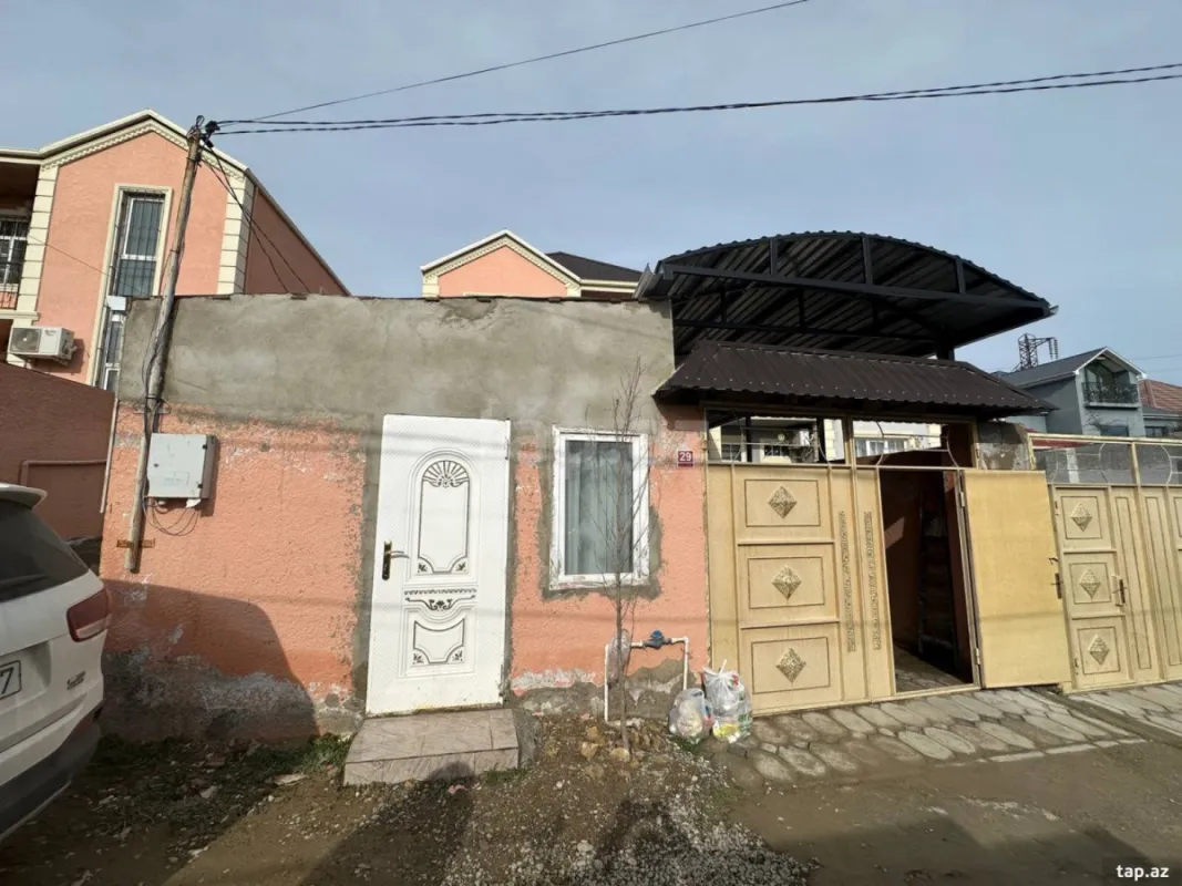 Satılır 4 otaqlı həyət evi