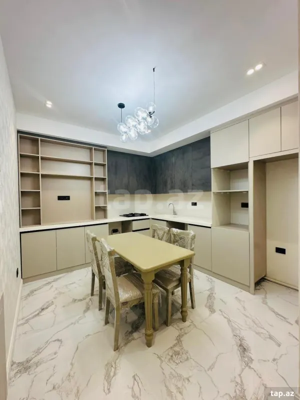 Kirayə verilir 3 otaqlı yeni tikili 115 m²