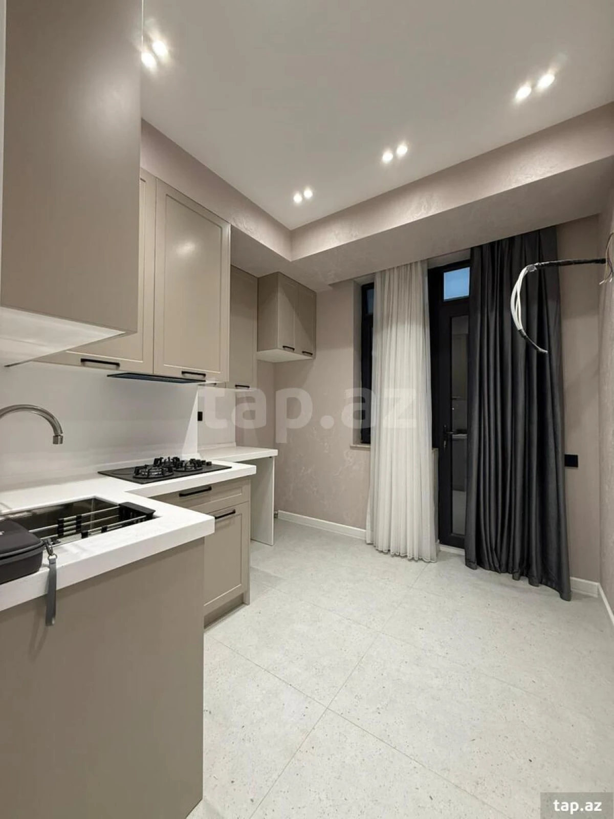 Satılır 2 otaqlı yeni tikili 63 m²