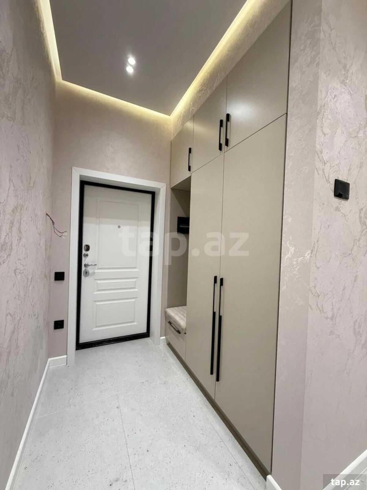 Satılır 2 otaqlı yeni tikili 63 m²