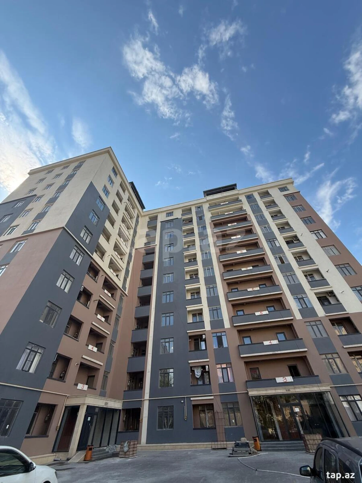 Satılır 2 otaqlı yeni tikili 63 m²