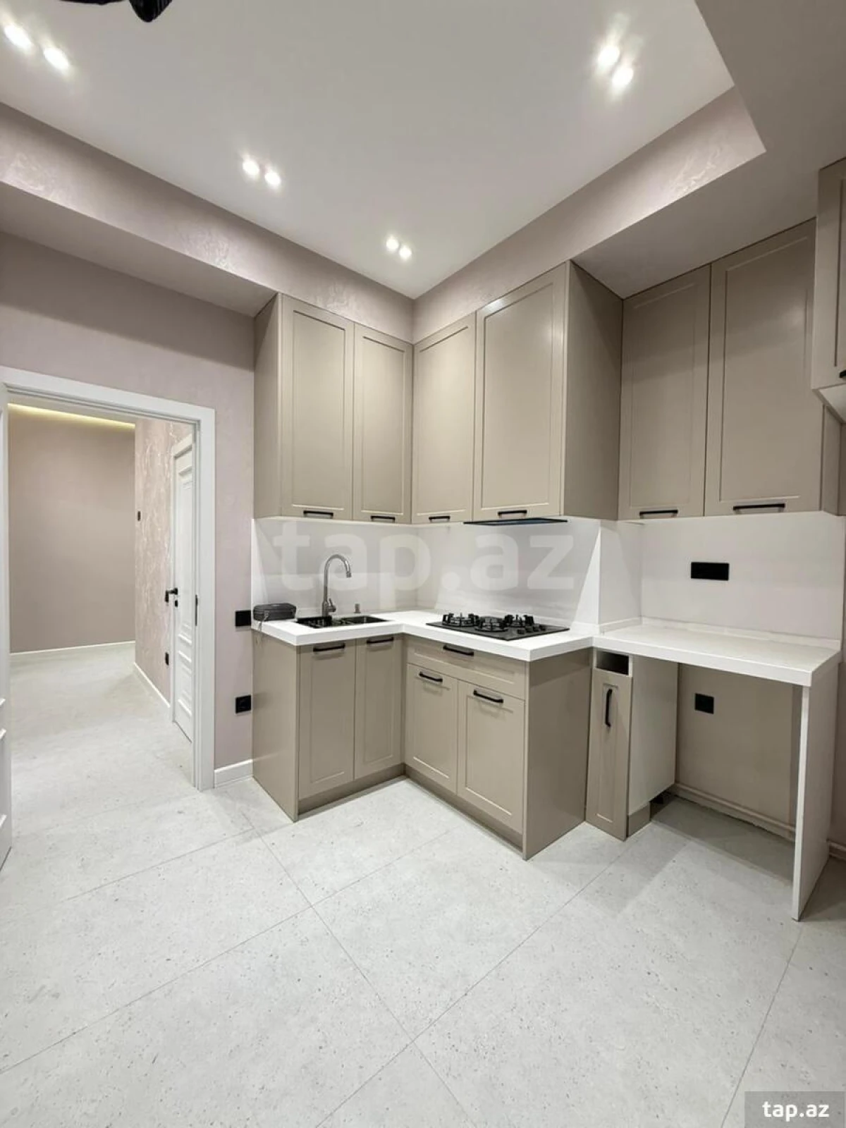 Satılır 2 otaqlı yeni tikili 63 m²