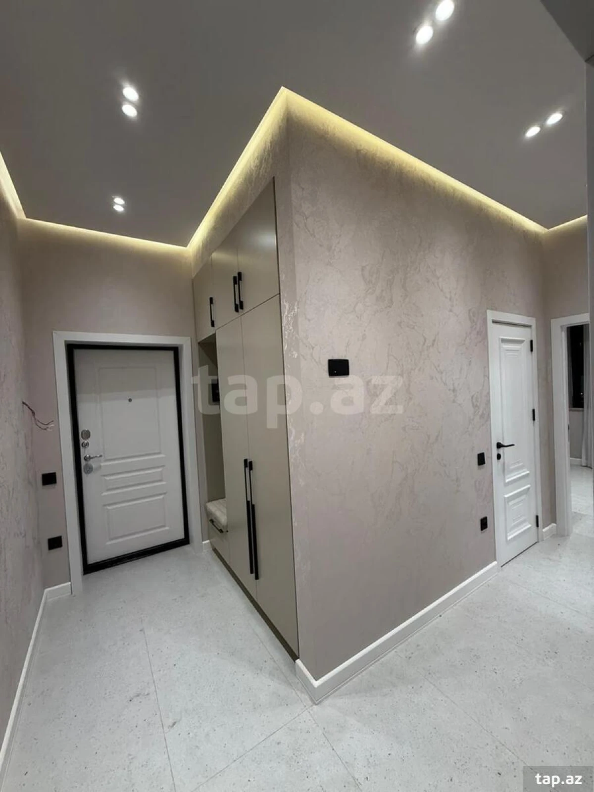 Satılır 2 otaqlı yeni tikili 63 m²