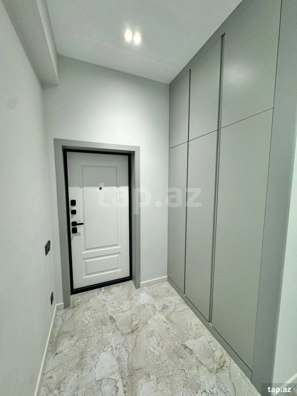 Satılır 3 otaqlı mənzil 98 m²