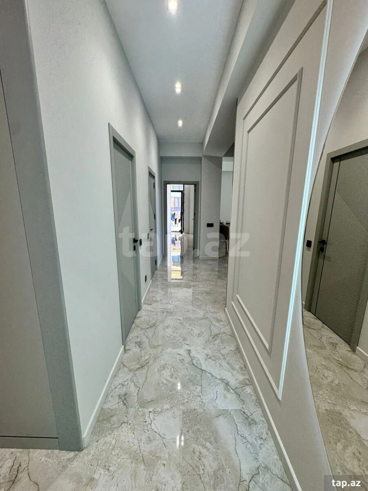 Satılır 3 otaqlı mənzil 98 m²