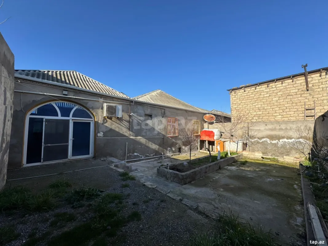 Satılır 4 otaqlı həyət evi