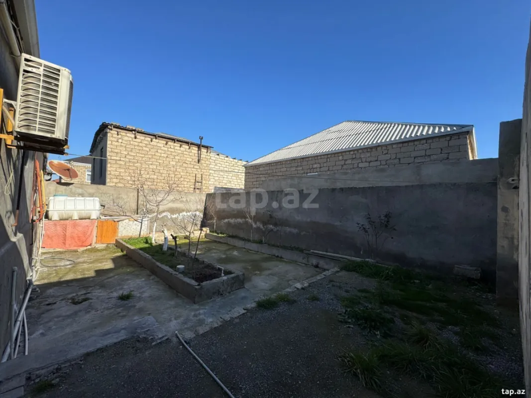 Satılır 4 otaqlı həyət evi