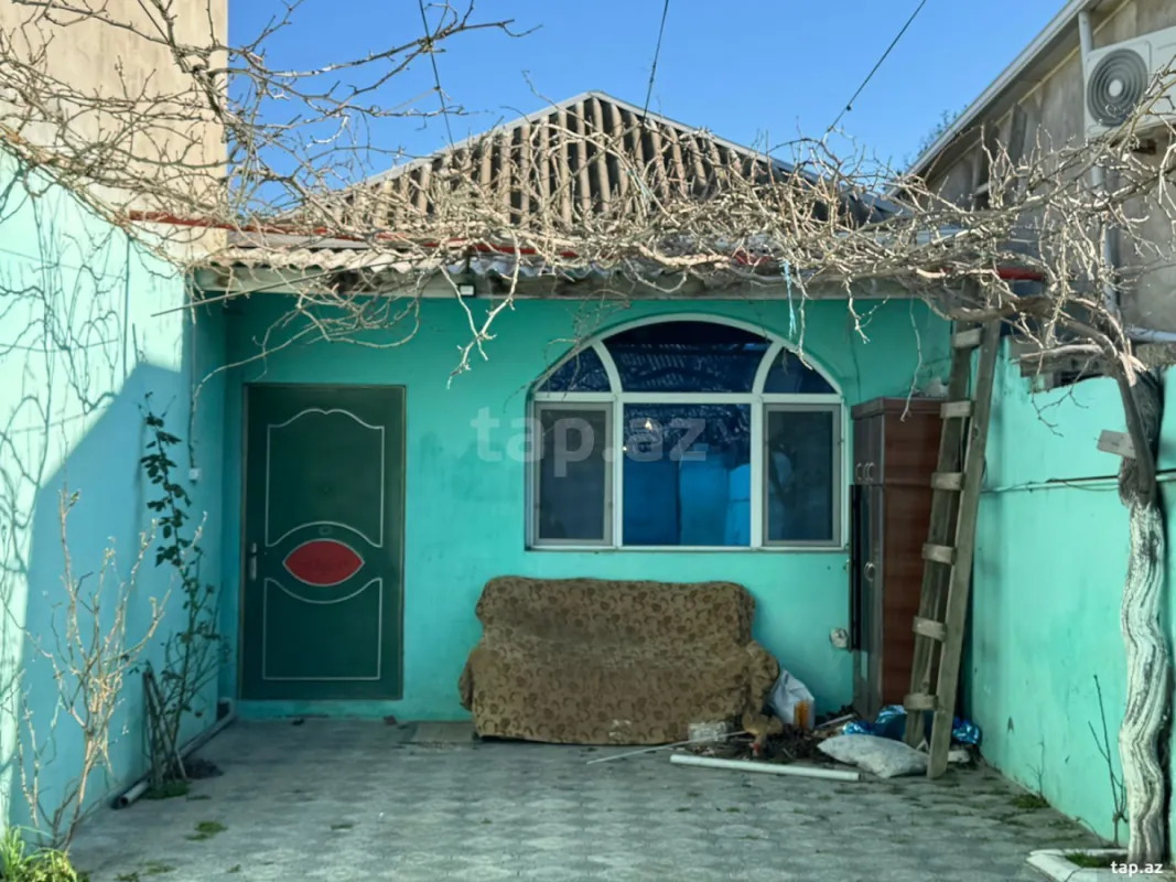 Satılır 4 otaqlı həyət evi