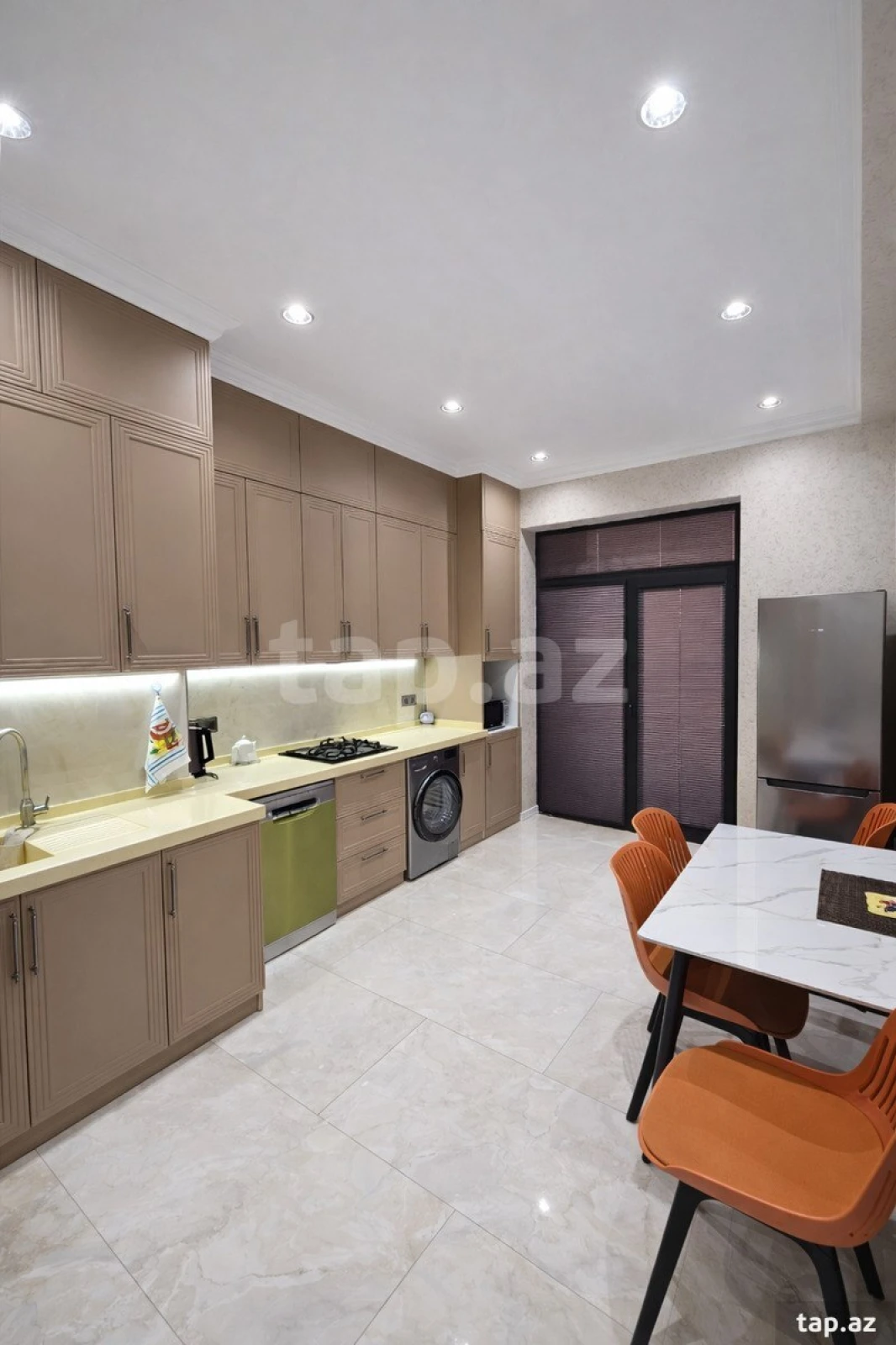 Satılır 3 otaqlı yeni tikili 95 m²