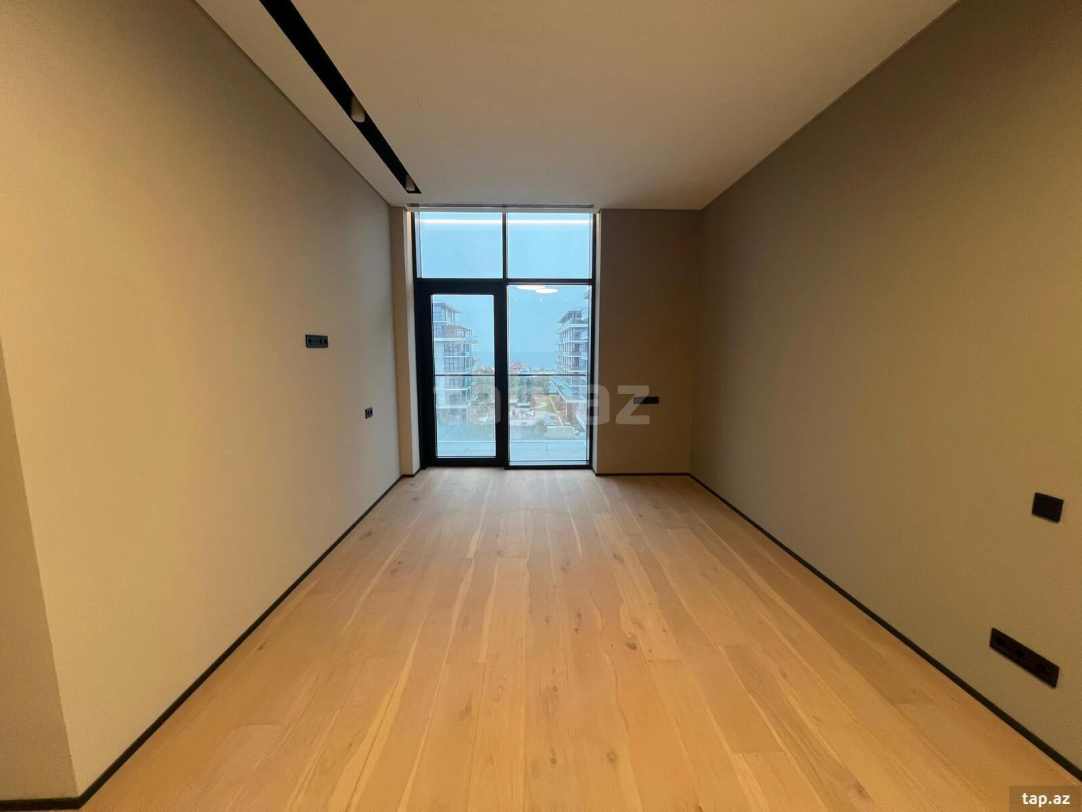 Satılır 2 otaqlı yeni tikili 74 m²