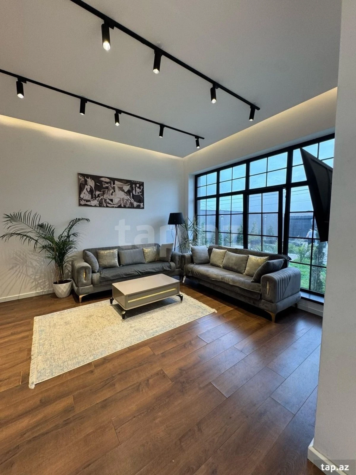 Kirayə verilir 5 otaqlı həyət evi