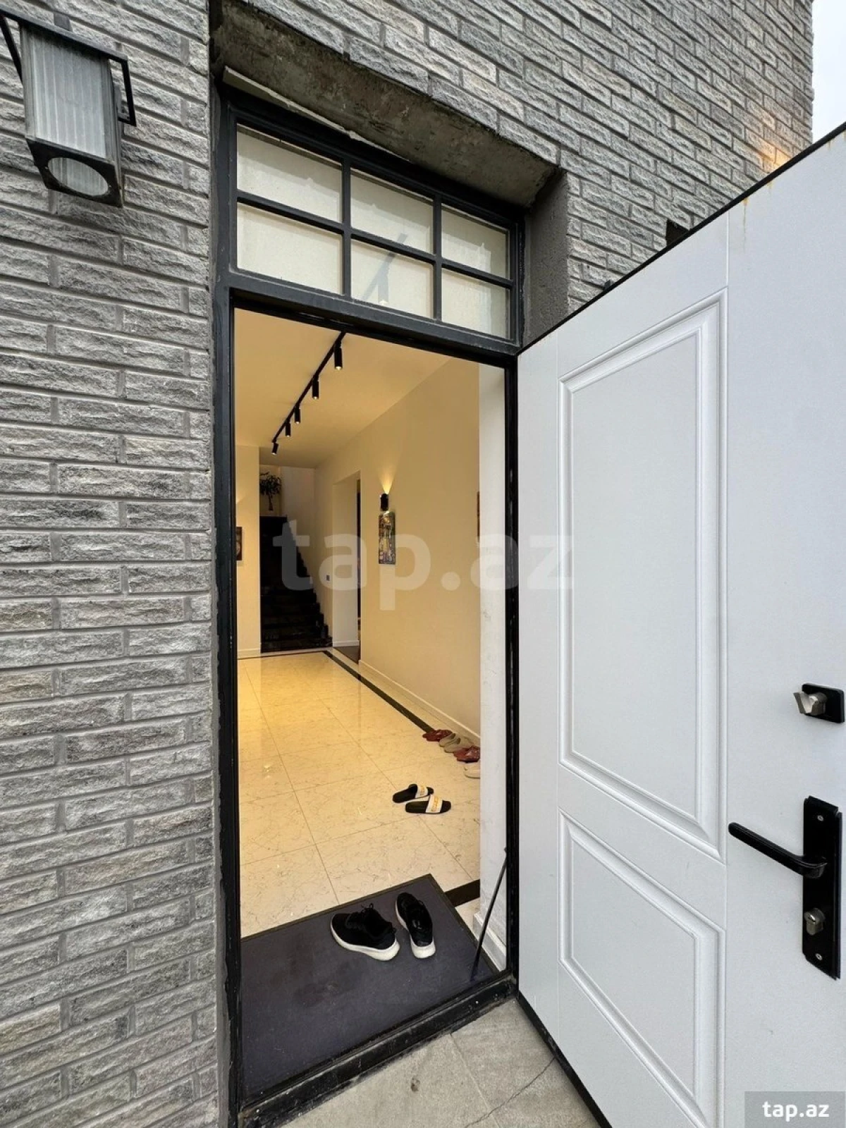 Kirayə verilir 5 otaqlı həyət evi