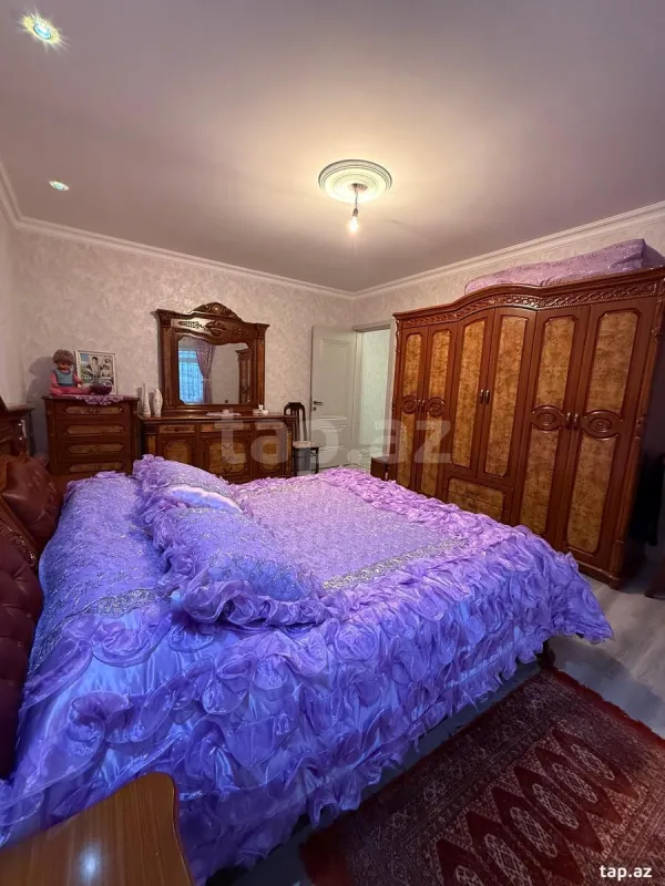 Satılır 4 otaqlı həyət evi