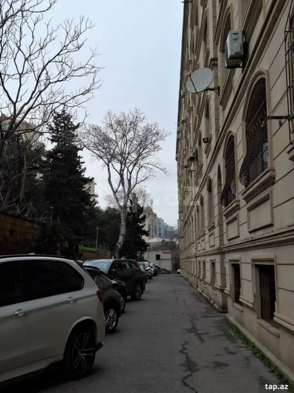 Kirayə verilir 2 otaqlı yeni tikili 85 m²