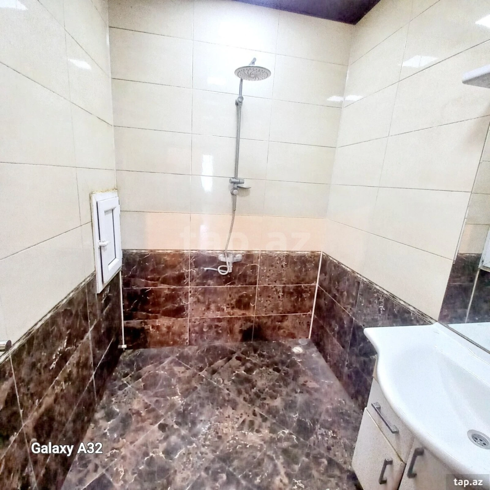 Kirayə verilir 3 otaqlı yeni tikili 110 m²