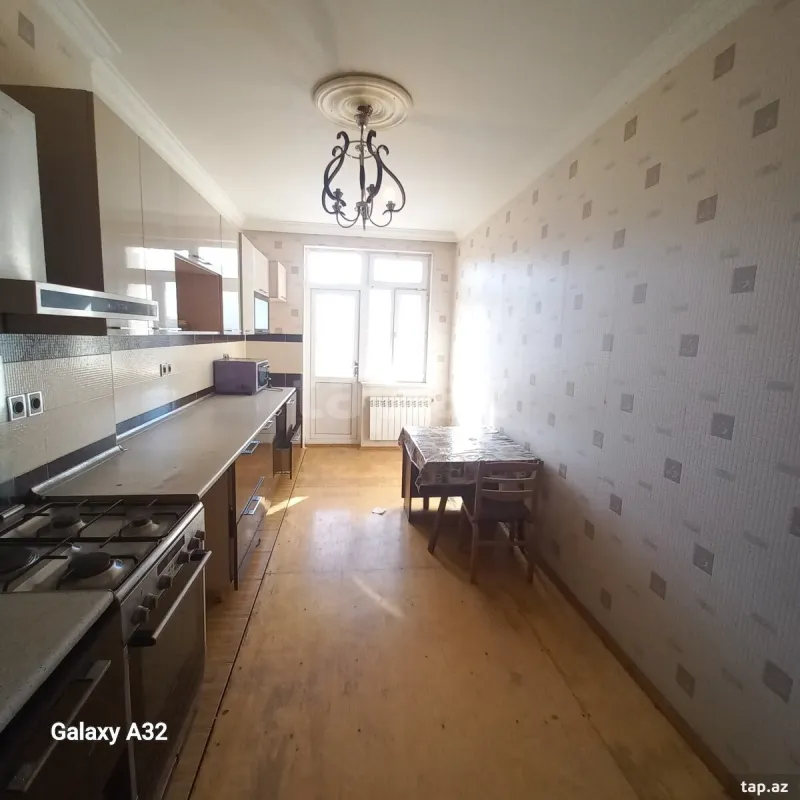 Kirayə verilir 3 otaqlı yeni tikili 110 m²