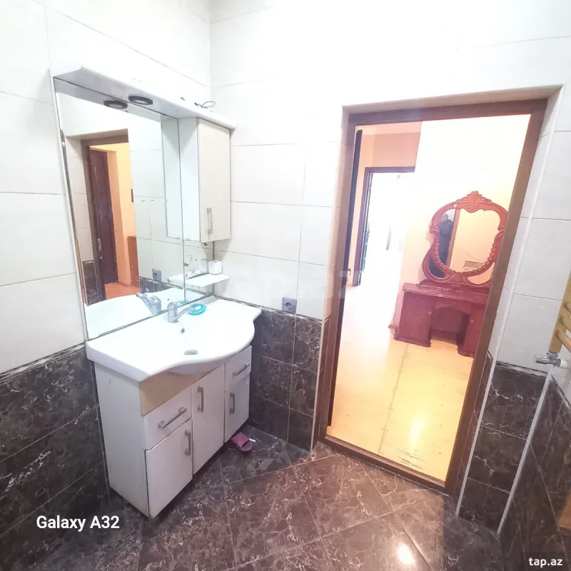 Kirayə verilir 3 otaqlı yeni tikili 110 m²