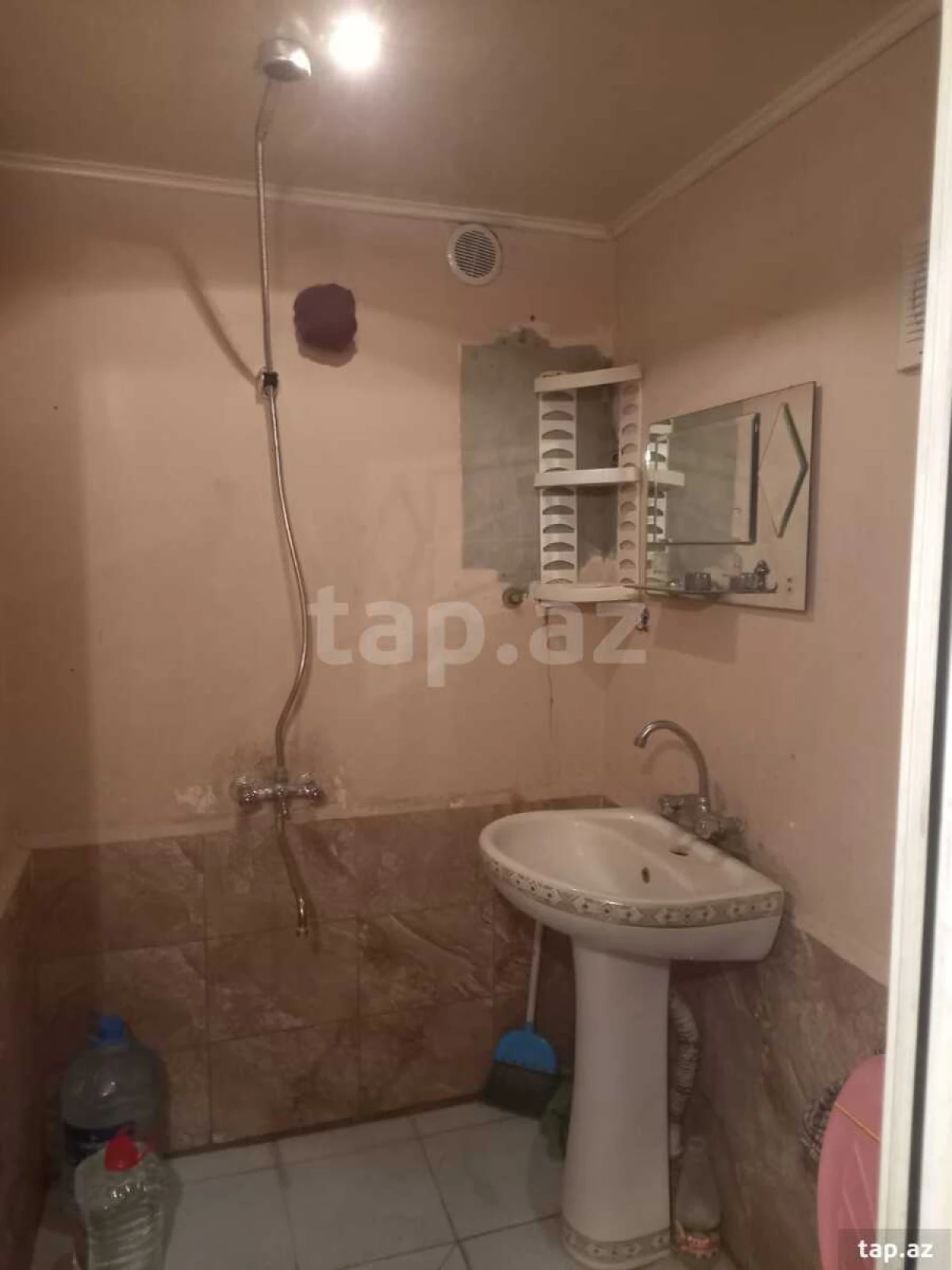 Kirayə verilir 2 otaqlı mənzil 45 m²