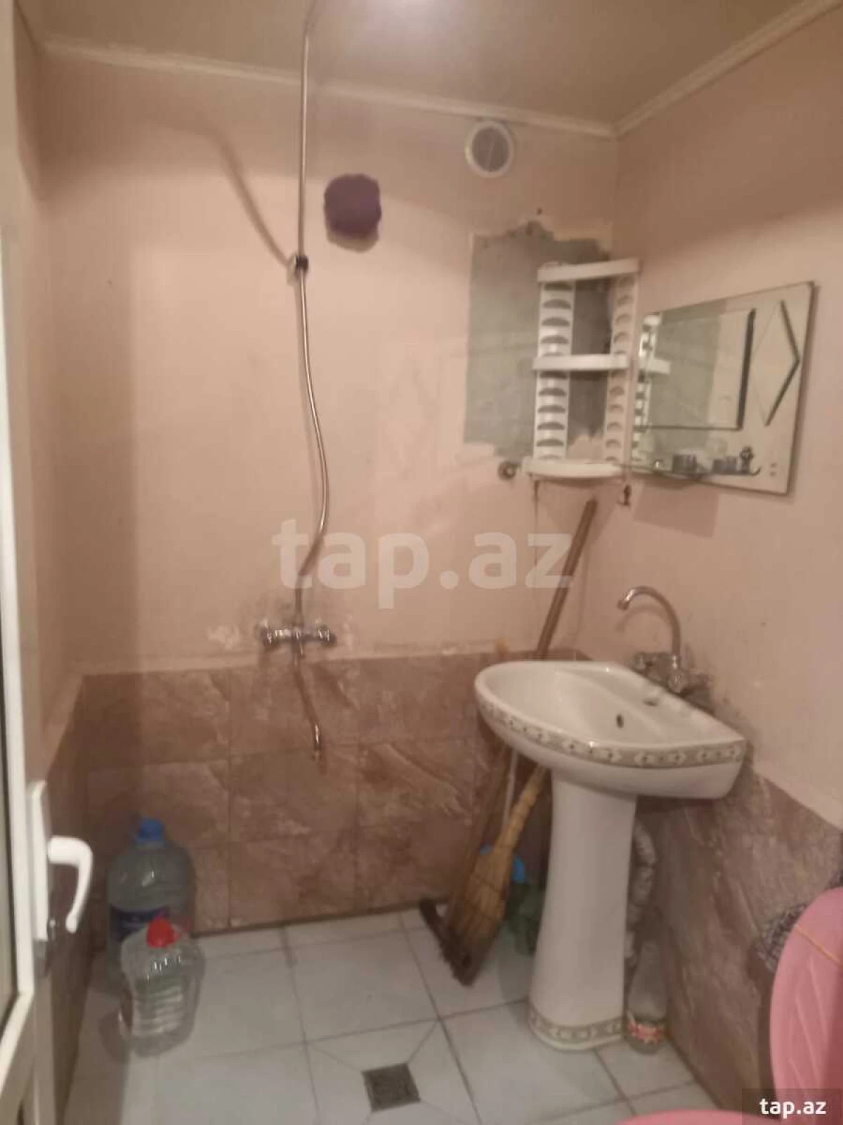 Kirayə verilir 2 otaqlı mənzil 45 m²