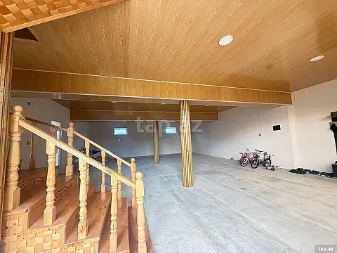 Satılır 8 otaqlı həyət evi